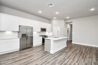 21030 Shore Oak Dr in Cypress, TX - Building Photo - Building Photo