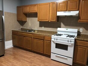 24 Eastern Pkwy in Jersey City, NJ - Building Photo - Building Photo