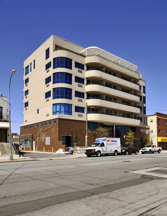 Astoria Windsor in Astoria, NY - Building Photo - Building Photo