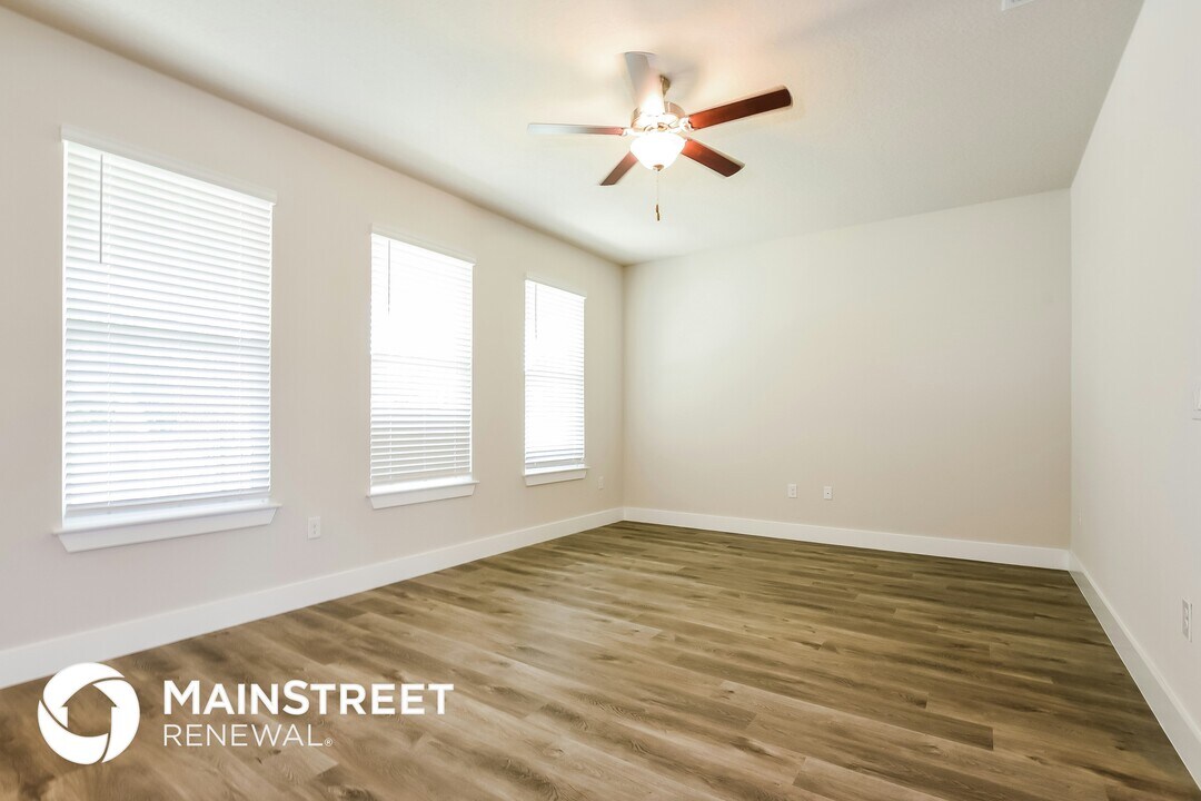 333 Whiteheart Dr in DeLand, FL - Building Photo