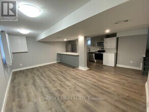 892 Victoria St in Kingston, ON - Building Photo - Building Photo