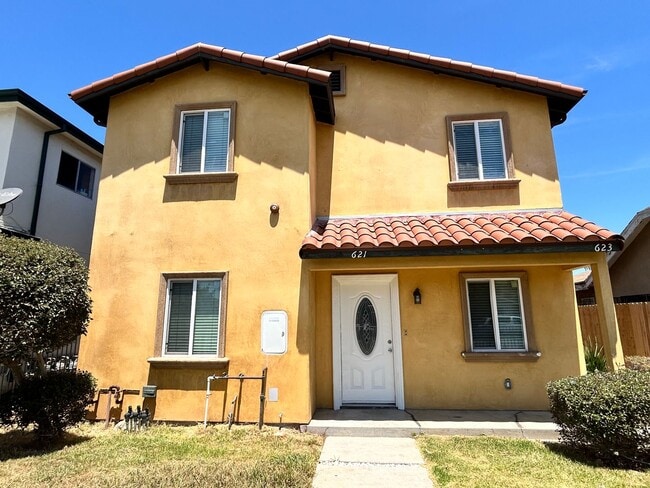 property at 621-623 W Imperial Hwy