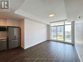 399-399 Winston Ave in Ottawa, ON - Building Photo - Building Photo