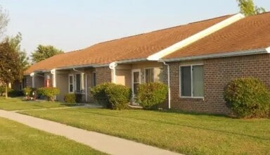 980 Meadow Ln in Kenton, OH - Building Photo - Building Photo