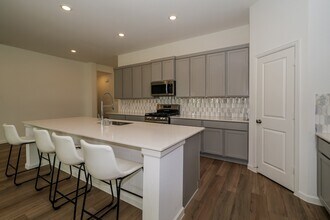 2513 Seneca Lk Dr in Texas City, TX - Building Photo - Building Photo