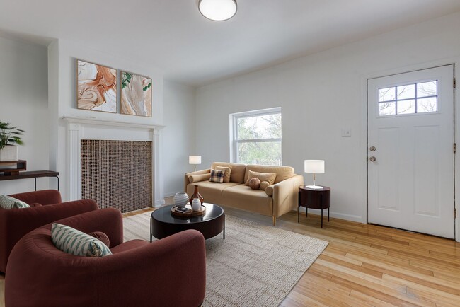 property at 1002 E Warrington Ave