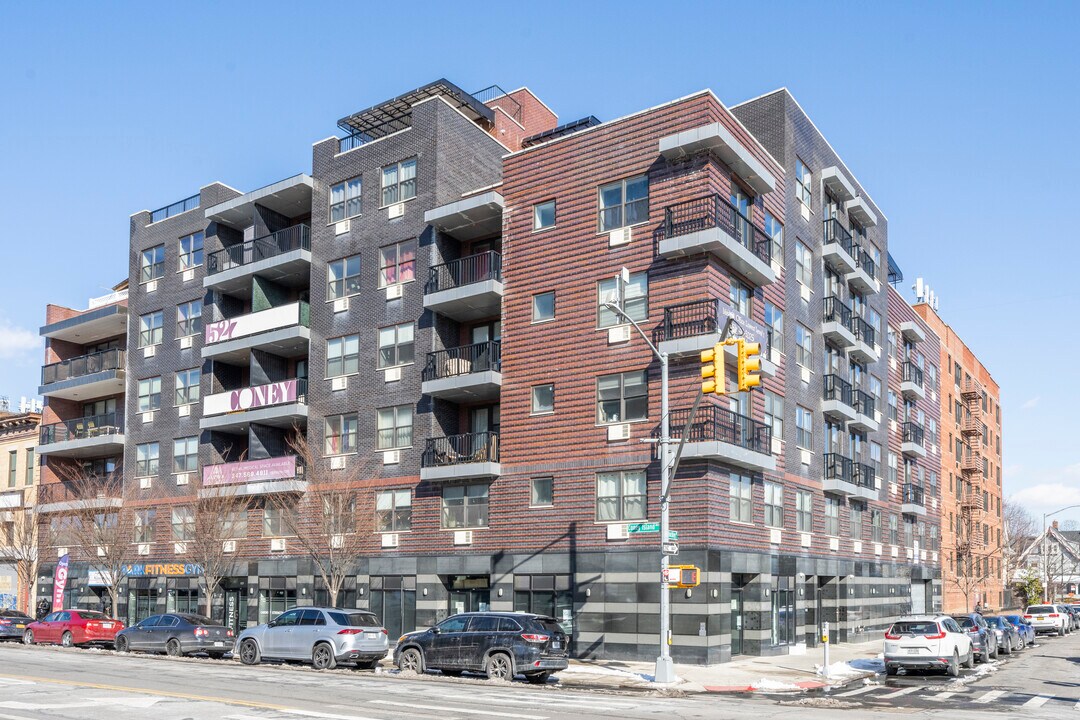 527 Coney in Brooklyn, NY - Building Photo