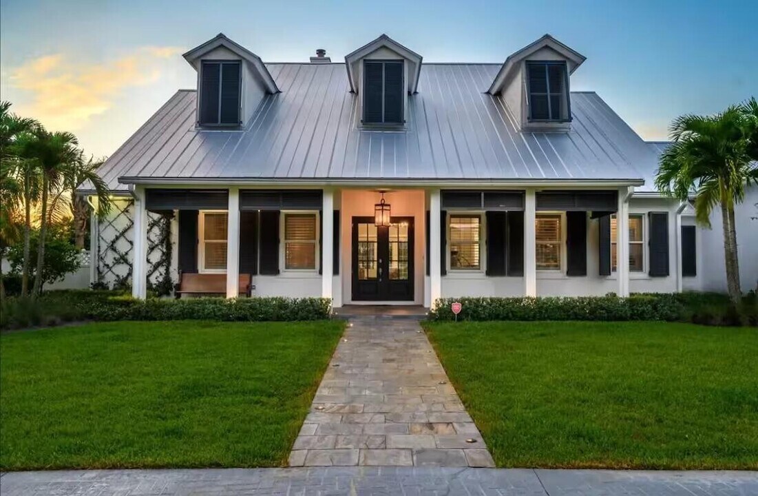 1702 Clydesdale Ave in Wellington, FL - Building Photo