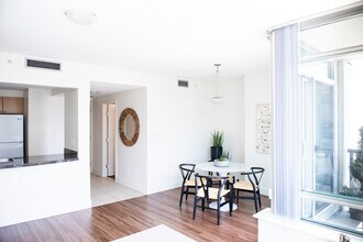 Bayshore Outlook in Vancouver, BC - Building Photo - Building Photo