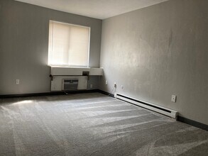 203 Kellywood Mnr in New Kensington, PA - Building Photo - Building Photo