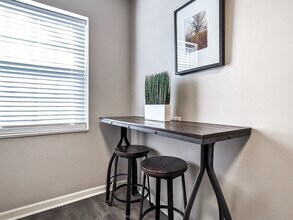 1207 W 45th St in Kansas City, MO - Building Photo - Building Photo