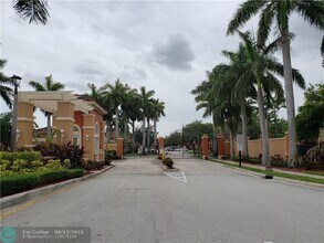 2751 SW 120th Terrace in Miramar, FL - Building Photo - Building Photo