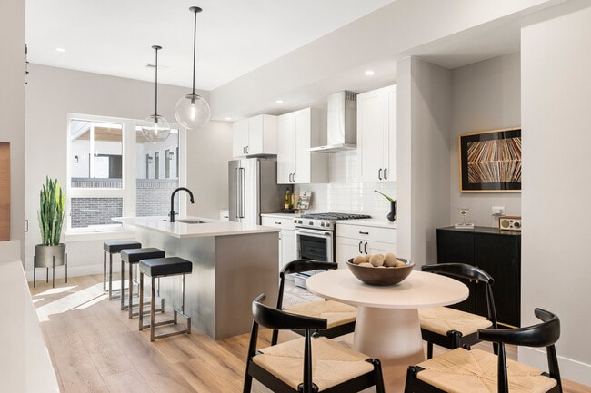 8220 E 36th Ave, Unit 22 in Denver, CO - Building Photo - Building Photo
