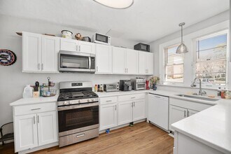 949 SW 13th St in Gainesville, FL - Building Photo - Building Photo