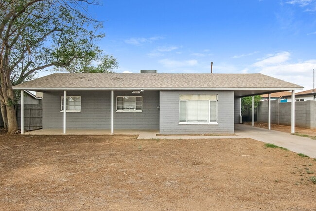 property at 2318 N 30th Pl