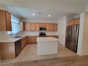 632 Confidence St in Henderson, NV - Building Photo - Building Photo