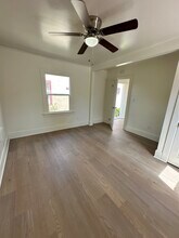 957 W 45th St, Unit 45th in Los Angeles, CA - Building Photo - Building Photo