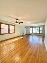 8629 W Summerdale Ave in Chicago, IL - Building Photo - Building Photo