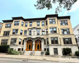 109 Saint Paul St, Unit 1 in Brookline, MA - Building Photo - Building Photo