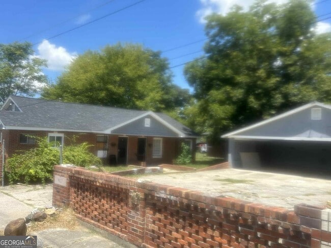 property at 225 Straight St