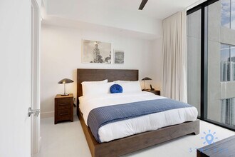 601 NE 1st Ave in Miami, FL - Building Photo - Building Photo