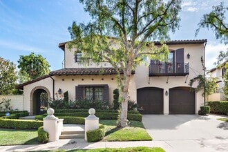 8 Whalers Bluff in Newport Beach, CA - Building Photo - Building Photo