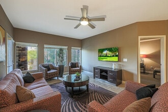 5450 E Deer Valley Dr in Phoenix, AZ - Building Photo - Building Photo