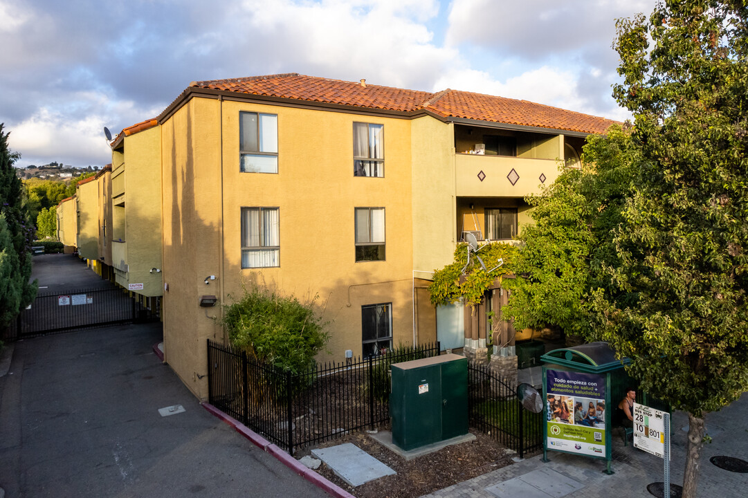 Sunrise Apartments in San Leandro, CA - Foto de edificio