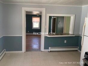322 Grove St in Bangor, ME - Foto de edificio - Building Photo