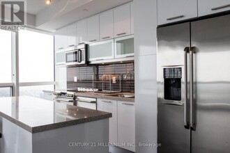 388-7388 Yonge St in Toronto, ON - Building Photo - Building Photo