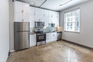 The Marine Residence in Memphis, TN - Building Photo