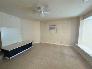 1087 Walnut St-Unit -Apartment 4 in Macon, GA - Foto de edificio - Building Photo