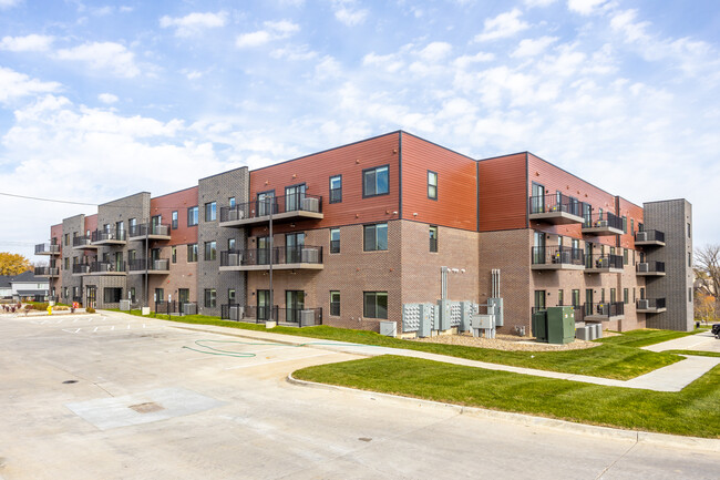 Alice Place at Norwalk in Norwalk, IA - Foto de edificio - Building Photo