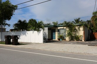 3725 S Olive Ave in West Palm Beach, FL - Building Photo - Building Photo