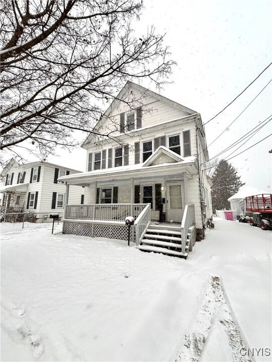 131 Washington St in Auburn, NY - Building Photo