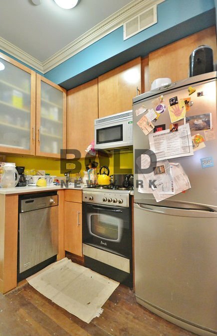 120 St Marks Pl in New York, NY - Building Photo - Building Photo