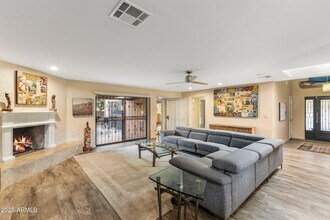 7673 N Vía De Platina in Scottsdale, AZ - Building Photo - Building Photo