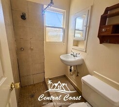 0 E Chapel St in Santa Maria, CA - Foto de edificio - Building Photo