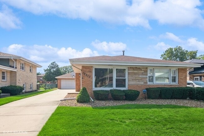 property at 10012 S Komensky Ave