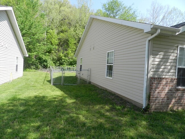 108 Booker Rd in Waynesville, MO - Building Photo - Building Photo