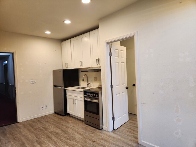 1 Bed 1 Bath in Historical Building in Richmond, CA - Foto de edificio - Building Photo