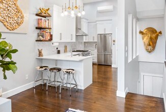 44 High St, Unit 5 in Boston, MA - Building Photo - Building Photo