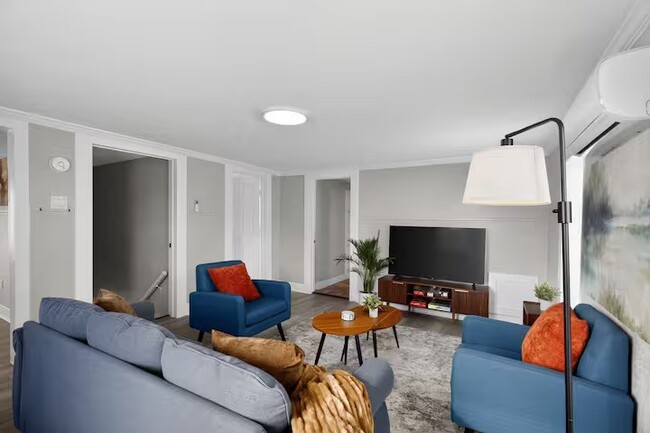 property at 1401 Collier St