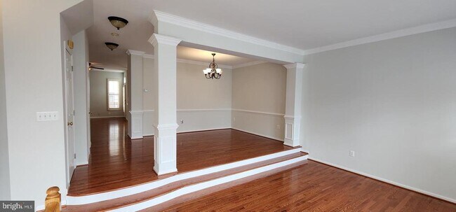 property at 20622 Glenmere Square