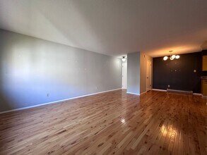 4620 NE Broadway in Portland, OR - Foto de edificio - Building Photo