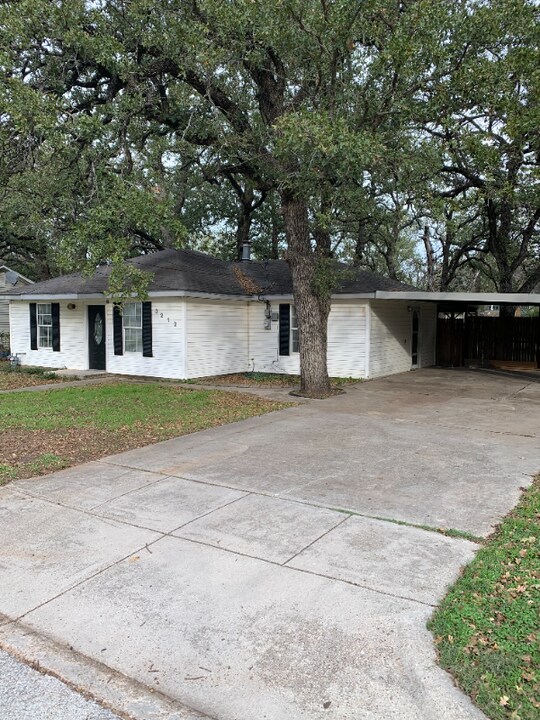 3212 Delaware Trail in Fort Worth, TX - Foto de edificio