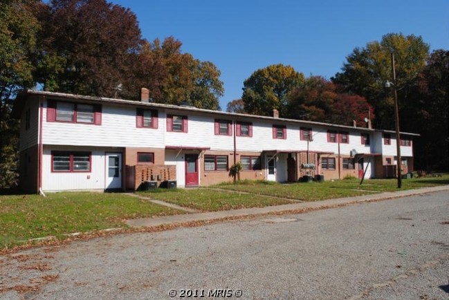 8221-8223 Tolchester Rd in Chestertown, MD - Building Photo - Building Photo