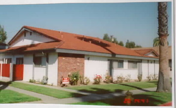 1745 W Neighbors Ave in Anaheim, CA - Building Photo - Building Photo