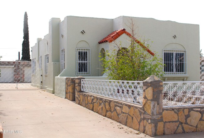 3612 La Luz Ave in El Paso, TX - Foto de edificio - Building Photo