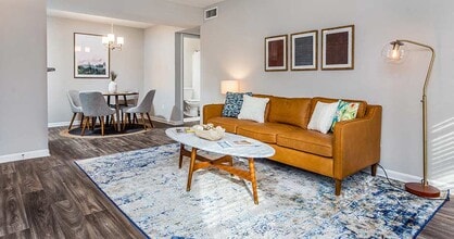 The Gregory North and South Apartment Homes in Cary, NC - Foto de edificio - Building Photo
